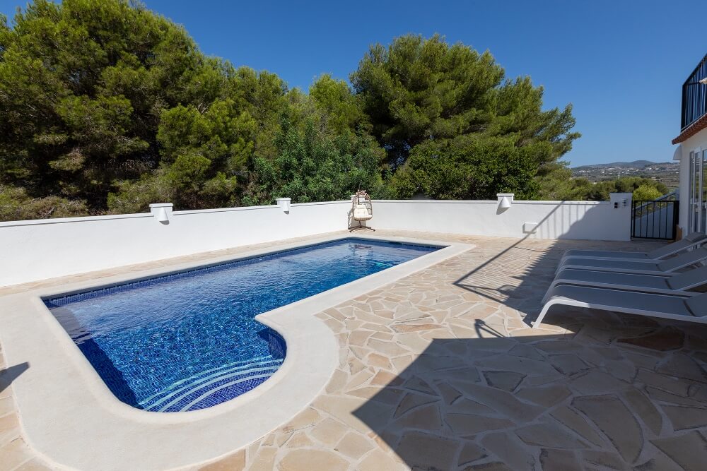 Zen Villa Moraira rental holiday home - pool area with sun loungers2 (16)